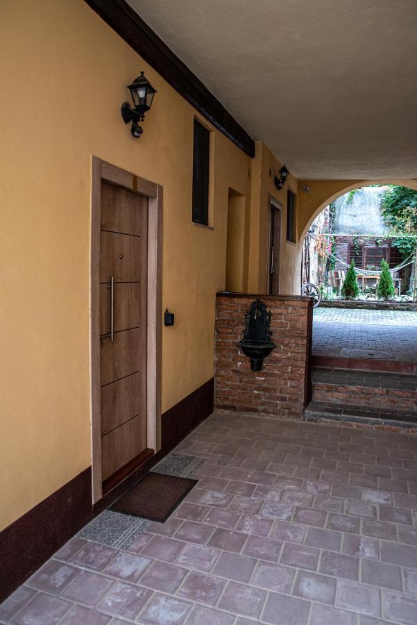 Luky13 Lägenhet Braşov Exteriör bild