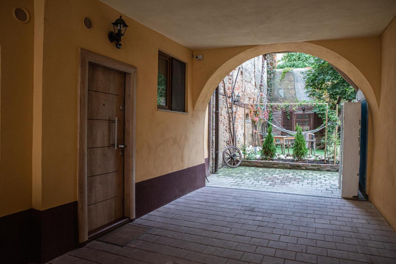Luky13 Lägenhet Braşov Exteriör bild